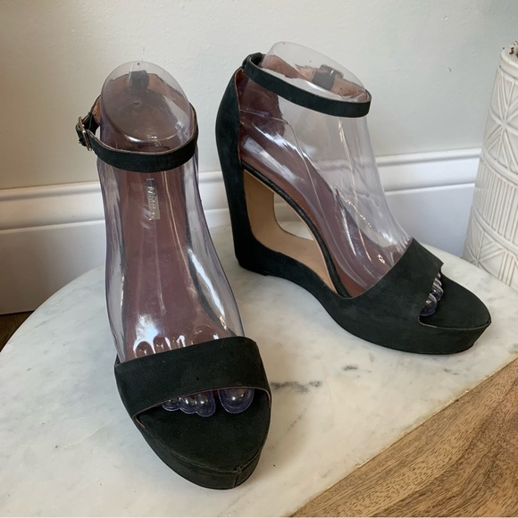 Matiko Black Cut Out Heel size 8 - Picture 2 of 14